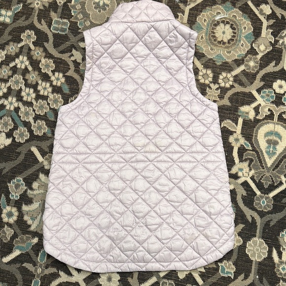 Athleta Whisper Featherless Puffer Vest in lilac - M - Picture 6 of 7